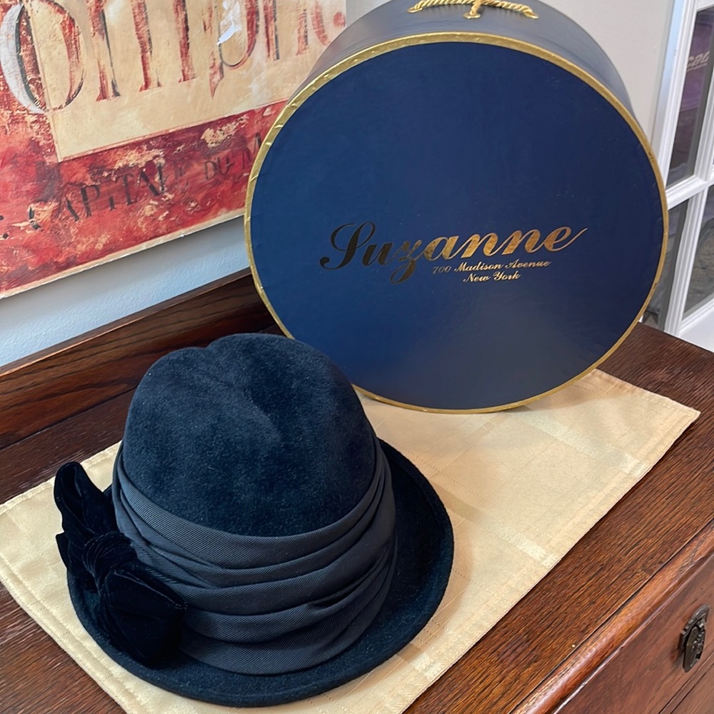 SUZANNE COUTURE MILLINERY vintage black velour fedora